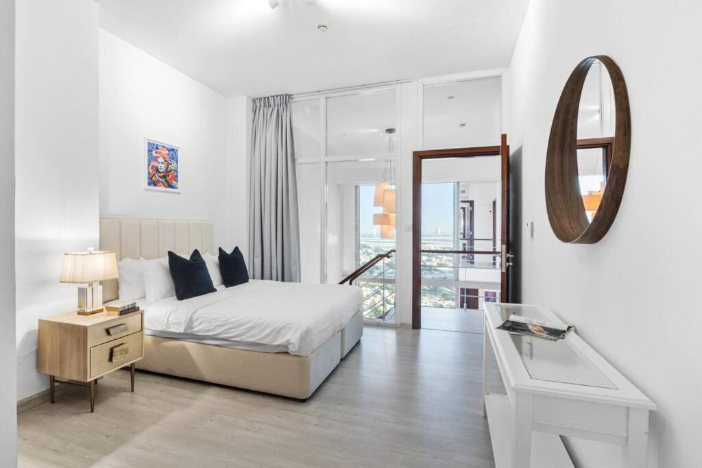 Apartment First Class 2br With Magical Duplex In Park Dubai