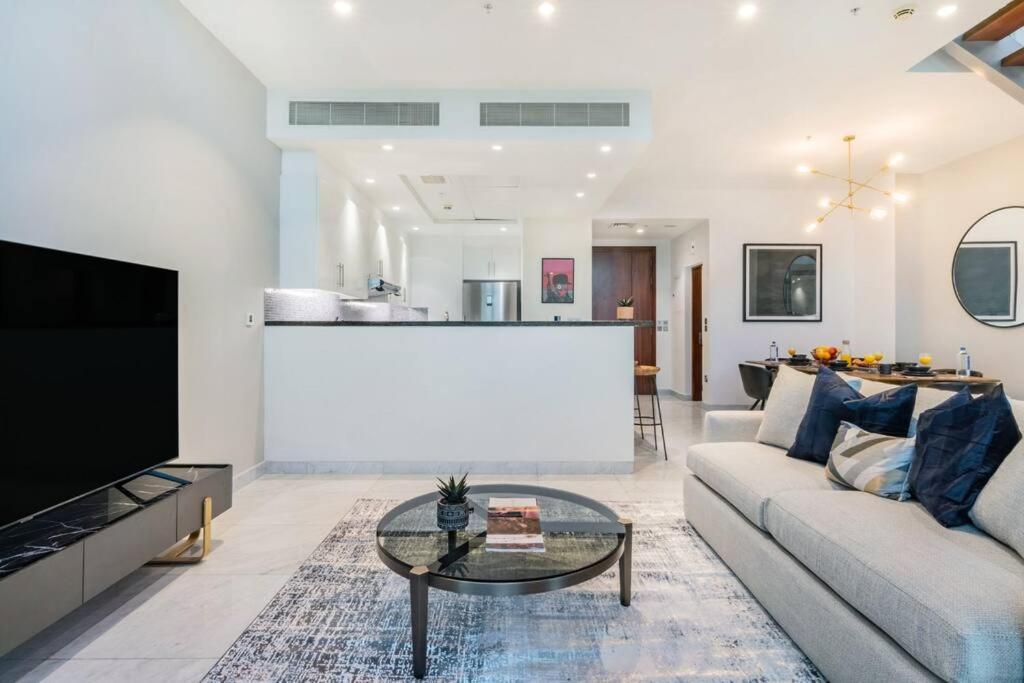 First Class 2br With Magical Duplex In Park Apartment Dubai