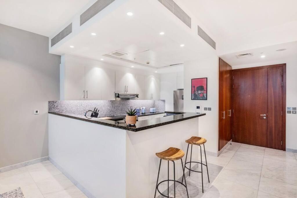 First Class 2br With Magical Duplex In Park Dubai