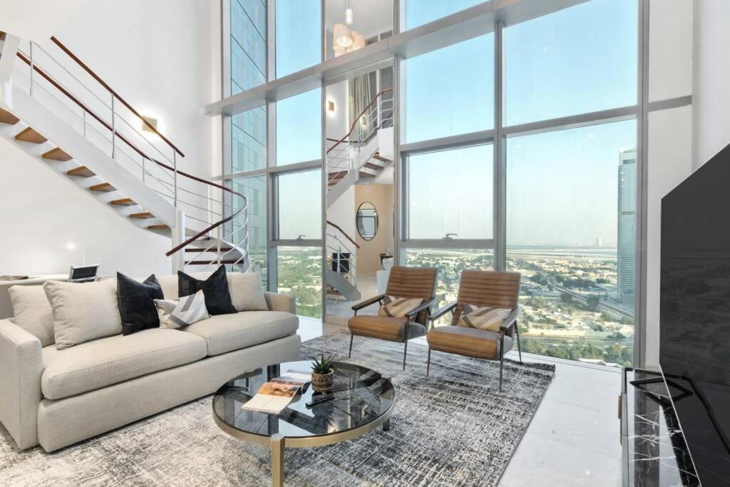 First Class 2br With Magical Duplex In Park Dubai